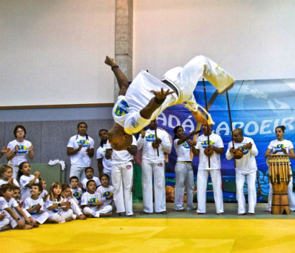 Spectacles animation de capoeira a paris, danseur du brsil.